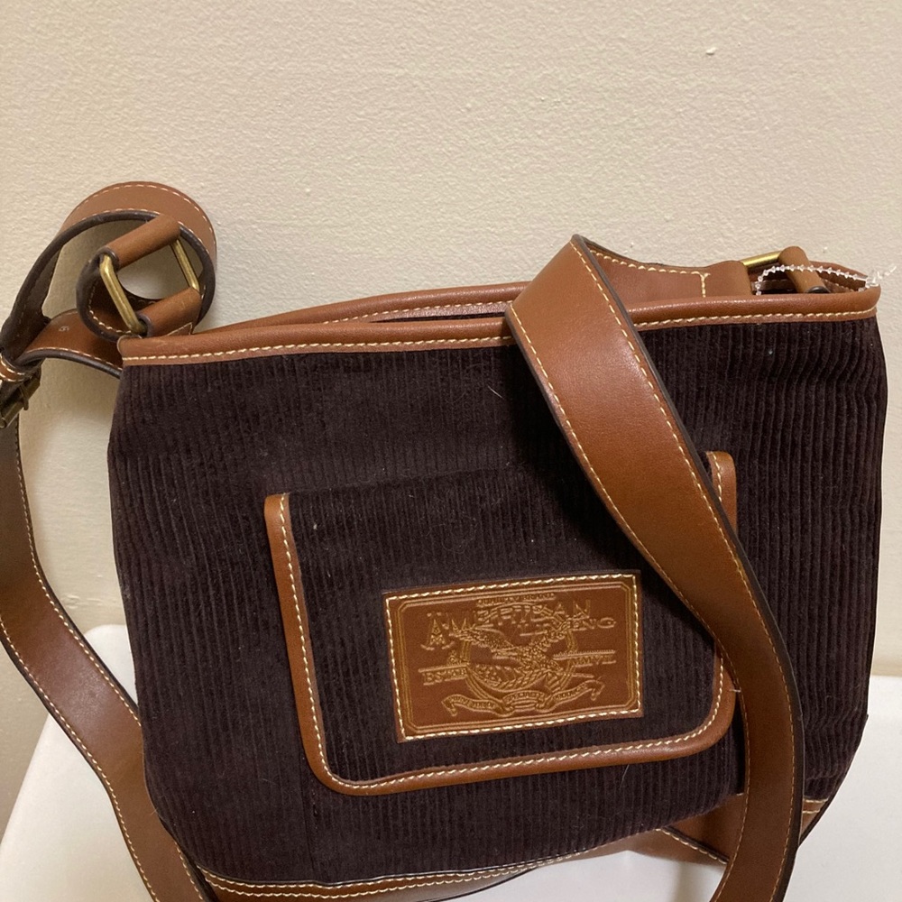 American living hand bag in perfect condition